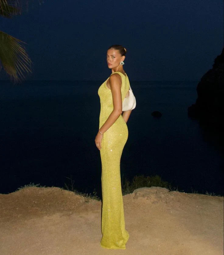 Kelly | Luminique Curve Dress